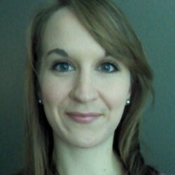 Headshot of Laura Collins